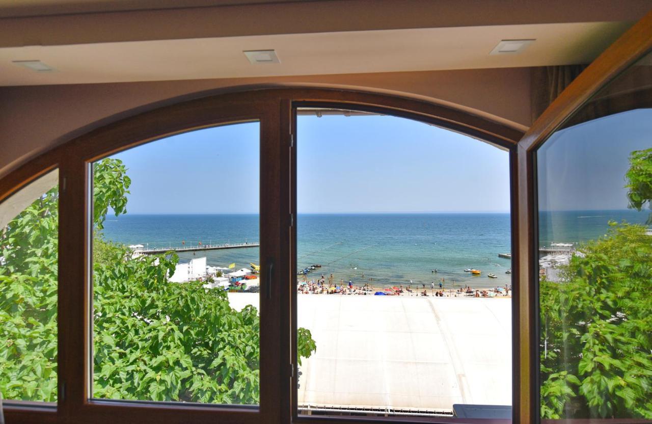 Arcadia Marine Hotel Oldenburg Bagian luar foto